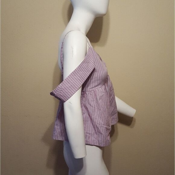 Socialite Stripe Cold Shoulder Top - Picture 6 of 9
